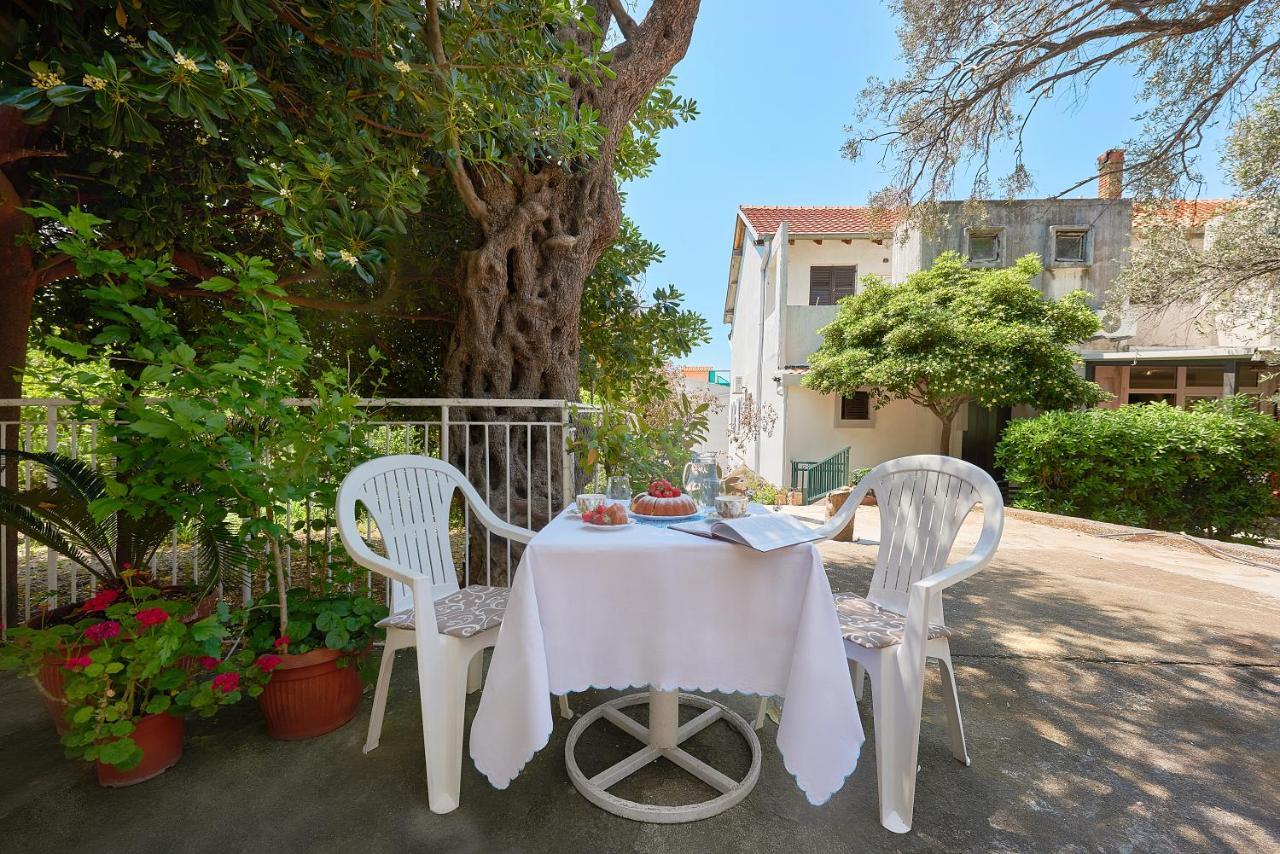 Apartmani Kuca U Maslinama Sveti Stefan Zewnętrze zdjęcie